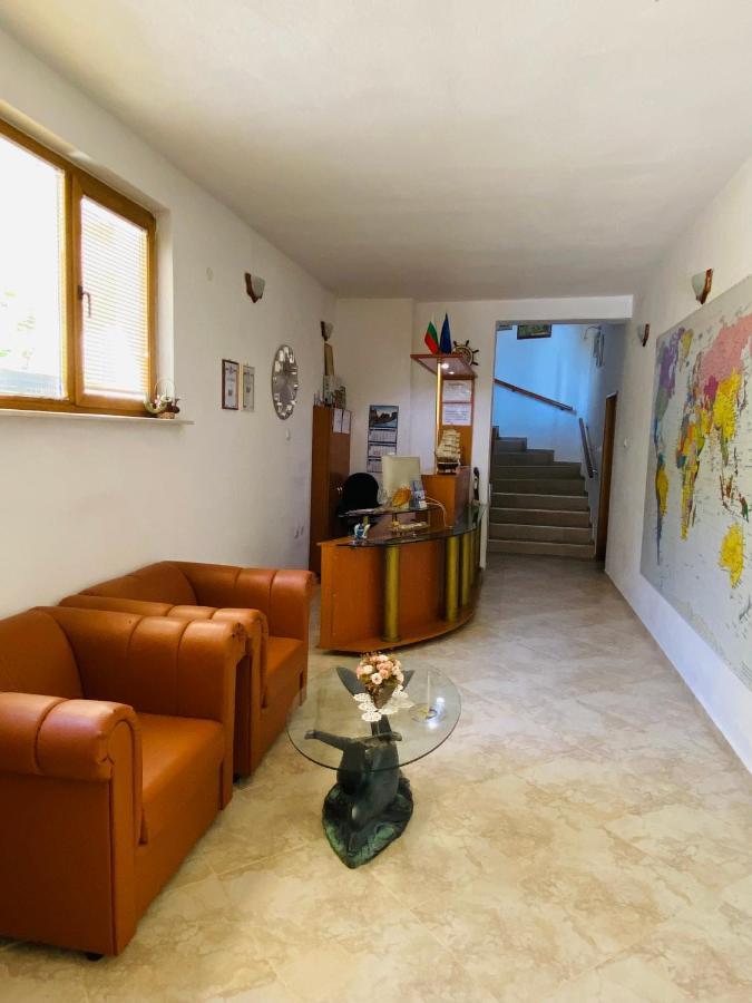 Family Hotel The Golden Fish سوزوبول المظهر الخارجي الصورة