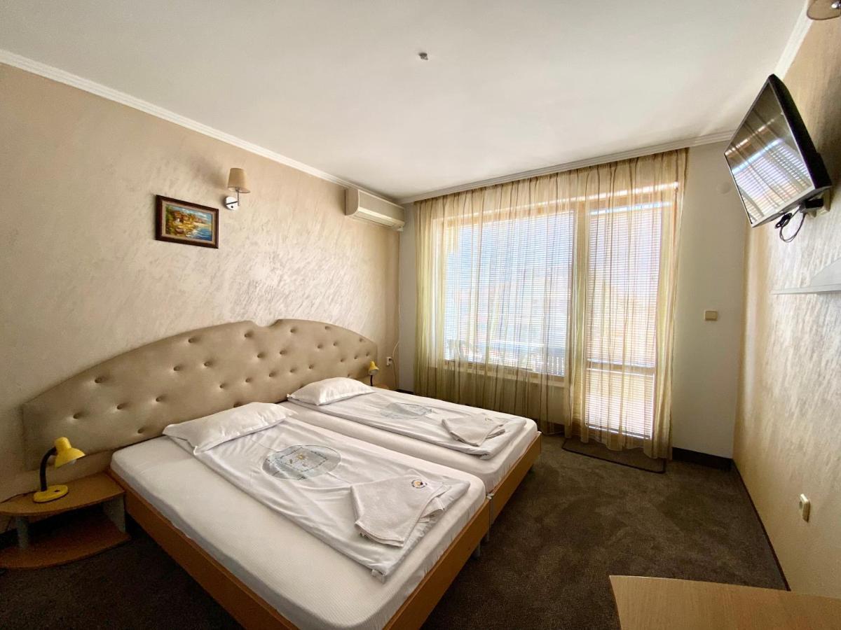 Family Hotel The Golden Fish سوزوبول المظهر الخارجي الصورة