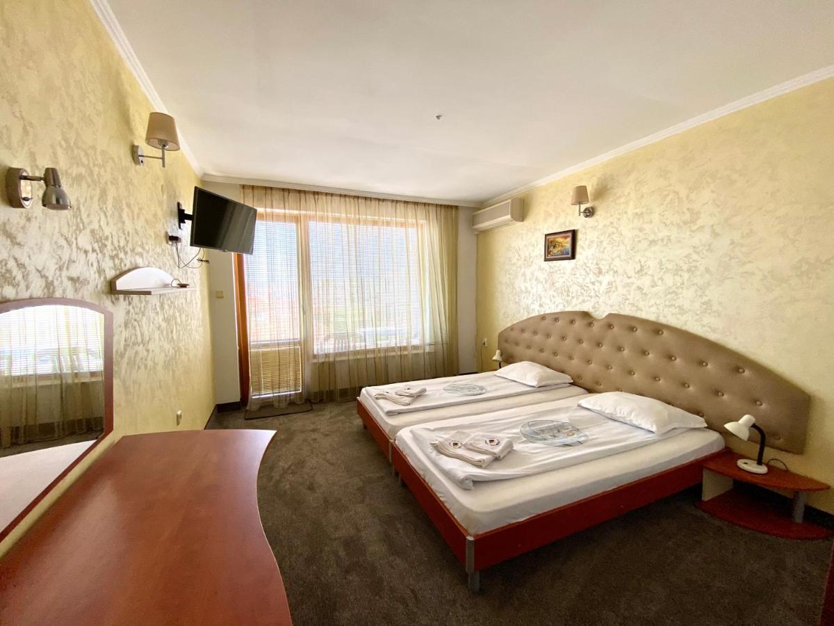 Family Hotel The Golden Fish سوزوبول المظهر الخارجي الصورة
