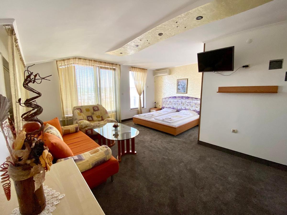 Family Hotel The Golden Fish سوزوبول المظهر الخارجي الصورة