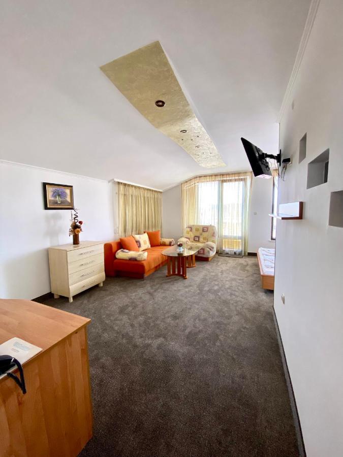 Family Hotel The Golden Fish سوزوبول المظهر الخارجي الصورة