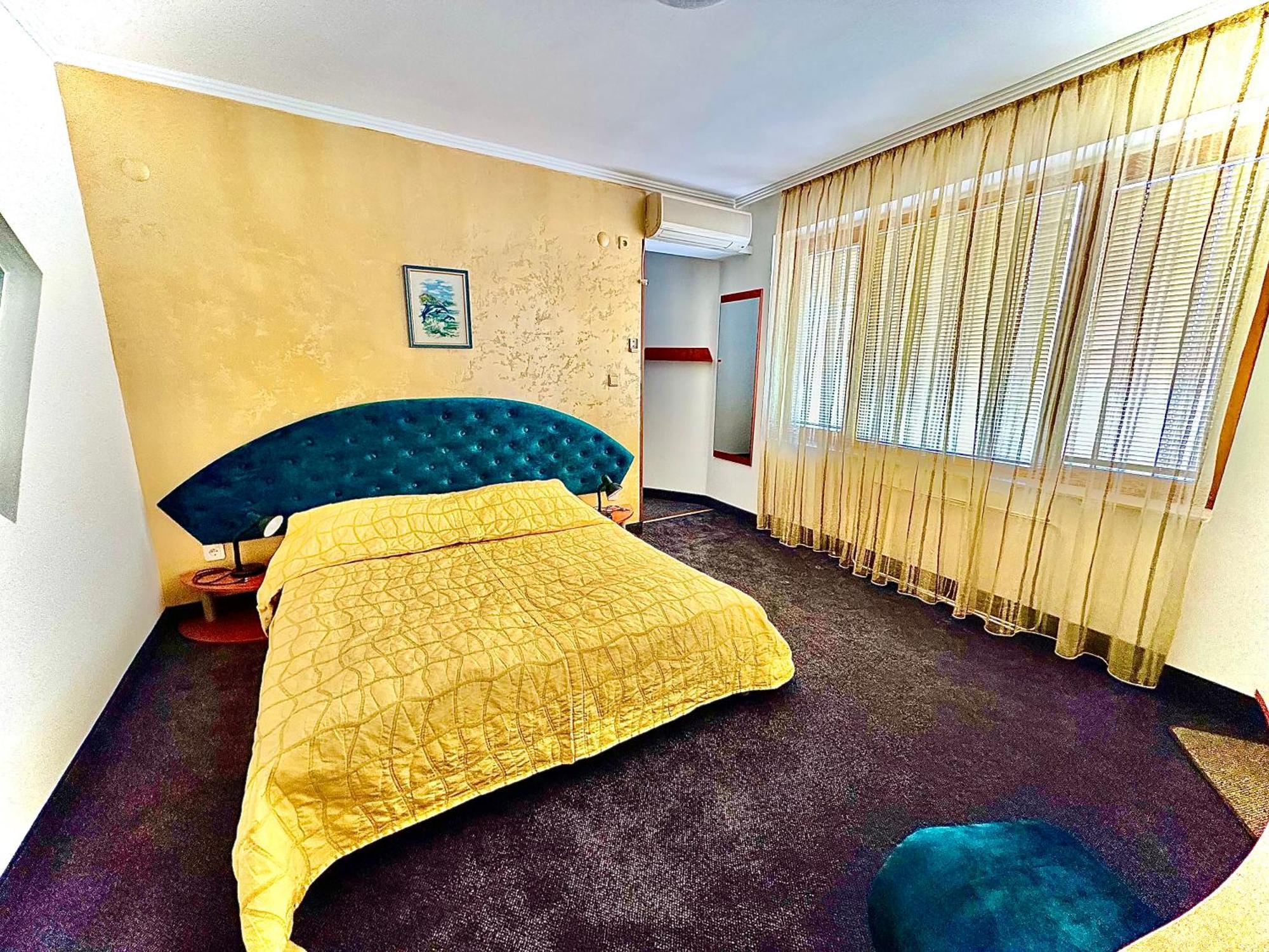 Family Hotel The Golden Fish سوزوبول المظهر الخارجي الصورة
