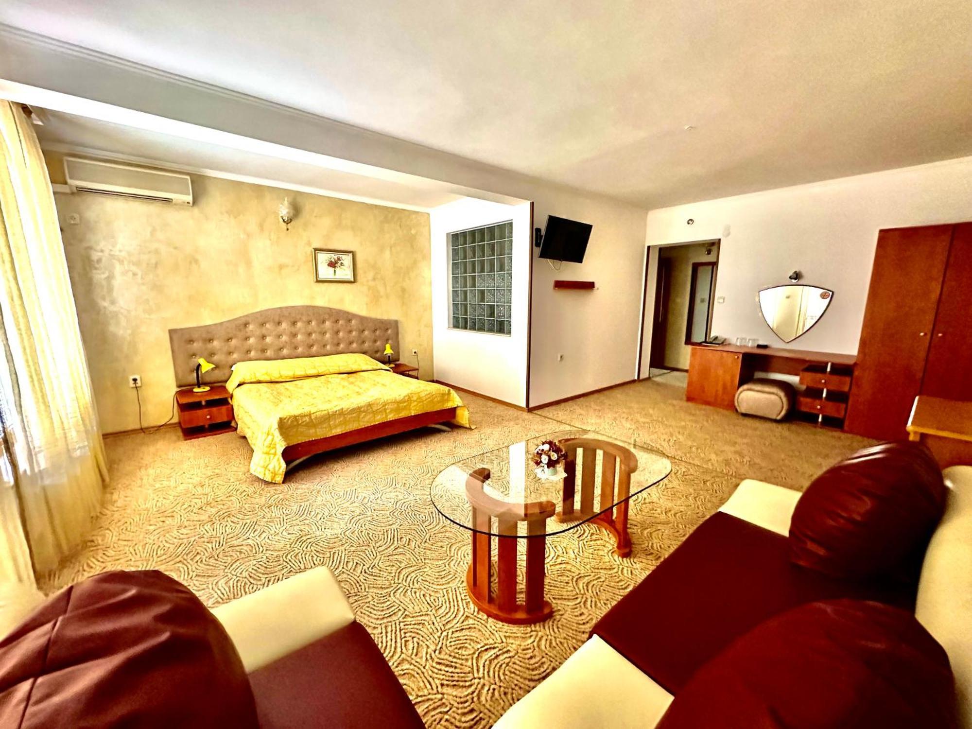 Family Hotel The Golden Fish سوزوبول المظهر الخارجي الصورة