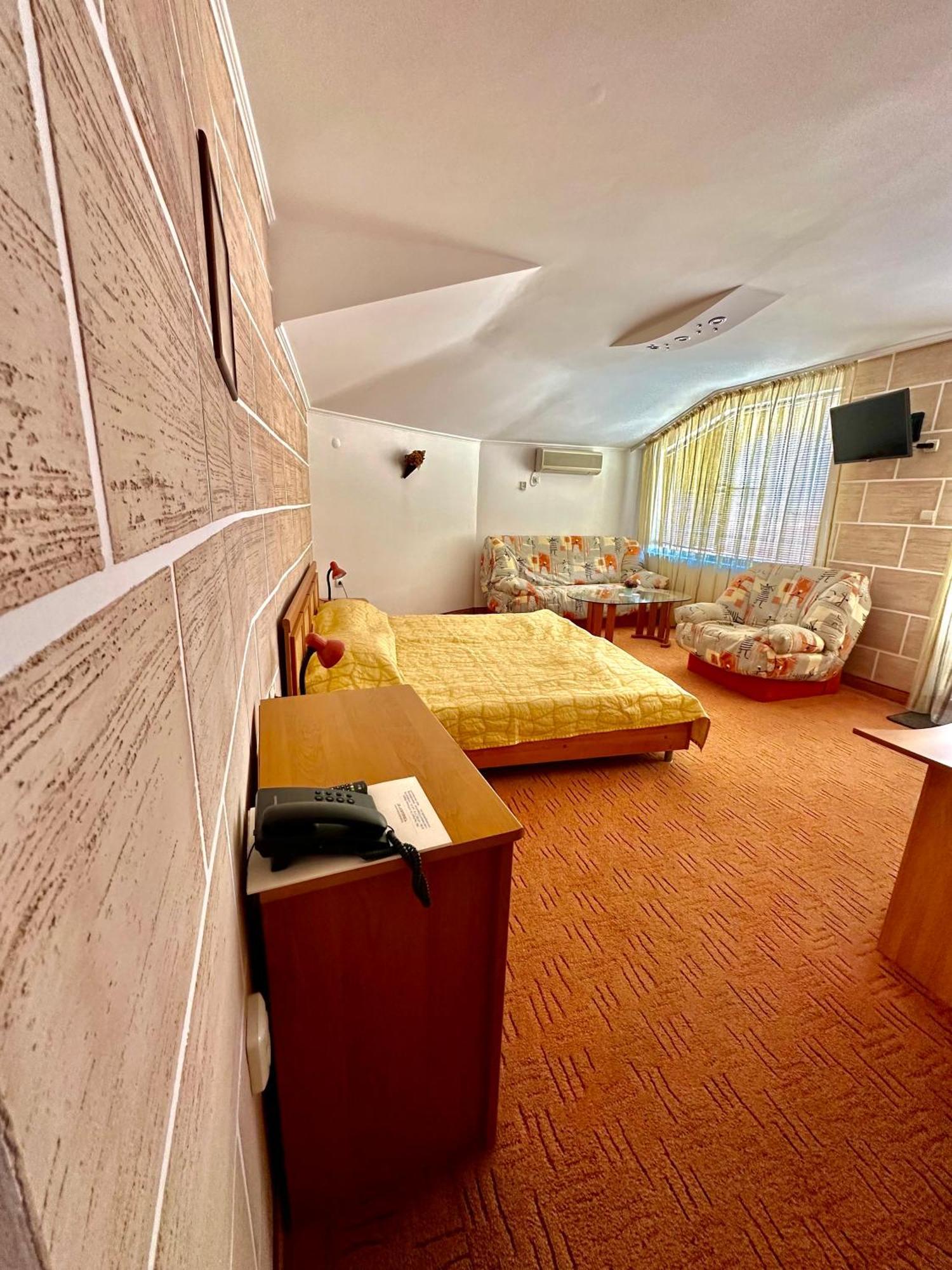 Family Hotel The Golden Fish سوزوبول المظهر الخارجي الصورة